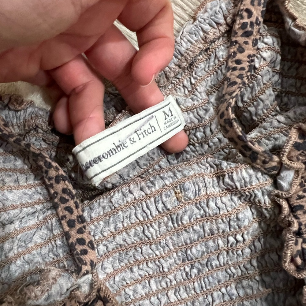 Abercrombie & Fitch leopard smocked print wide leg jumpsuit - Picture 4 of 6